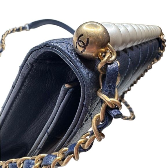 Chanel Iridescent Small Chic Pearls Flap Bag - Picture 5 of 13